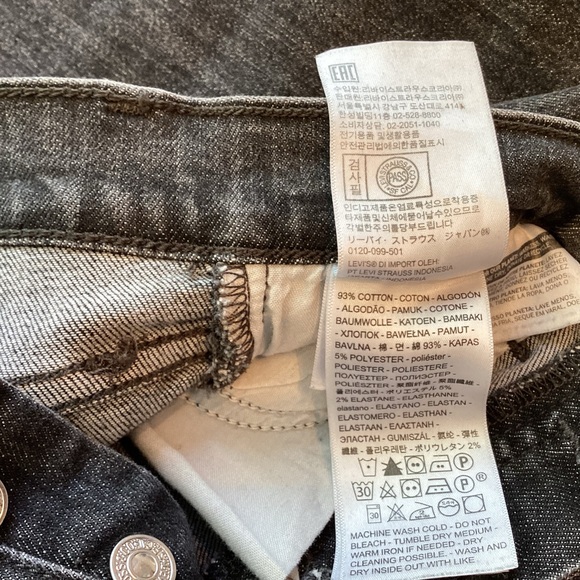 Levi’s Wedgie skinny Jeans Size 26 in Charcoal - Picture 6 of 6